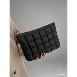 Stylish Quilted Clutch with Wrinkle Design,Large Travel Zipper Pouch - Ideal Christmas Gift & Versatile Cosmetic Bag Envelope Clutch
