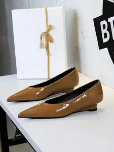 Minimalist Oil Leather Pointed Toe Low Heel Shoes, Comfortable Walking, Slimming Footline, Casual All Season Commuter Shoes