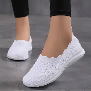 Women's large-size white sneakers, slip-on design, lightweight, suitable for daily wear in spring and summer leisure travel, comfortable and breathable