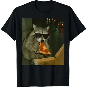 Raccoon Eating Pizza Funny Animal Meme T-Shirt, Cute Trash Panda Humor Graphic Tee, Unisex Y2K Streetwear Top for Raccoon Lovers