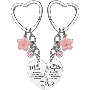 2Pcs Mother Daughter Heart Matching Keyring Keychain Set Gifts For Mom Christmas Mothers Day Birthday gift Gifts from Daughter