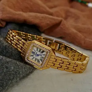 Women’s/Men’s Watch with Rhinestone, Gold Bracelet, Roman Numerals, Elegant Design, Ideal for Everyday Wear