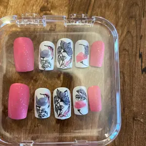 Press-On False Nails, Bright Pink Flower Design