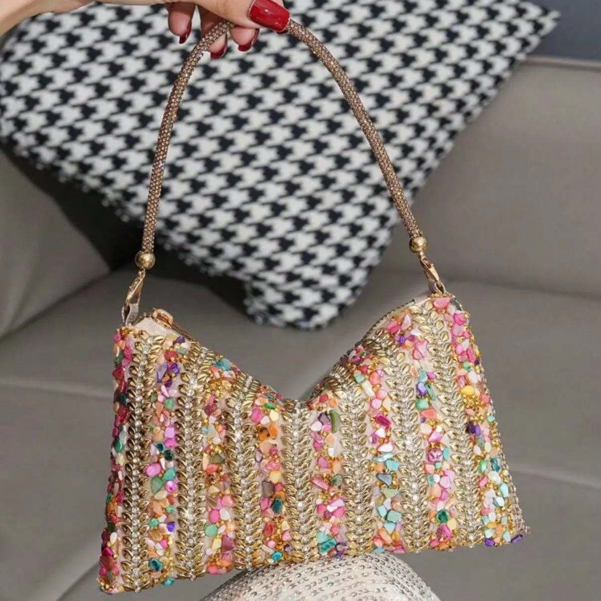 New Dressy Rhinestone Decorated Handbag Clutch, Party Purse, Mini Hobo, Bridal Handbag, Formal Dress Evening Bag with Zipper Closure, , Fashion Accessory, Glamorous Rhinestone Bag, Perfectly Matching with Prom Accessories