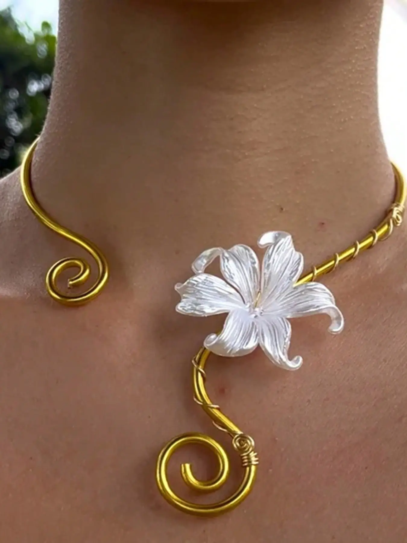 1 Pc Unique Fashion Spiral Iris Necklace, Adjustable Chain Jewelry 3D Floral Wrap Pendant, Elegant Jewelry for Women, Daily & Formal Wear, Exquisite Jewelry Gift, Dainty Necklace