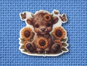 Sweet Highland Cow Needle Minder with Sunflower Crown – Magnetic Cross Stitch Accessory for Embroidery & Sewing