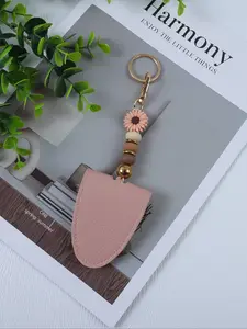 1 Piece Minimalist Beaded Keychain Small Shovel Design Daisy Embellishment High-Quality Practical Gift Bag Hanging Keys Festival Present Fashionable Essential Item for Commuting and Dating