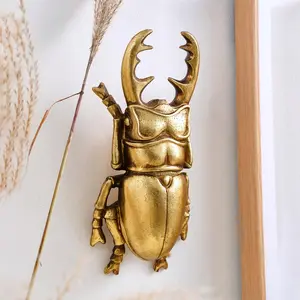 Creative Resin Bug Wall Mounted Hook, 1 Count Creative Insect Design Wall Hook, Home Decor for Living Room Bedroom Study Room, Shelves, Decoration, Hanging