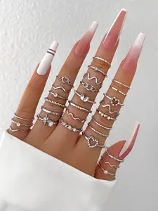 28 Piece Set Heart & Wave Design Rhinestone Joint Rings, Stackable Ring Set, Casual Style, All Seasons, Metal Chain Material, Daily & Holiday Wear