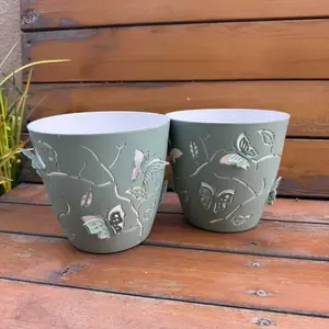 2-Pack Embossed Cartoon Butterfly Flower Pots, Desktop Lazy Self-Watering Succulent Plastic Dual-Layer Pots, Decorative Plant Containers