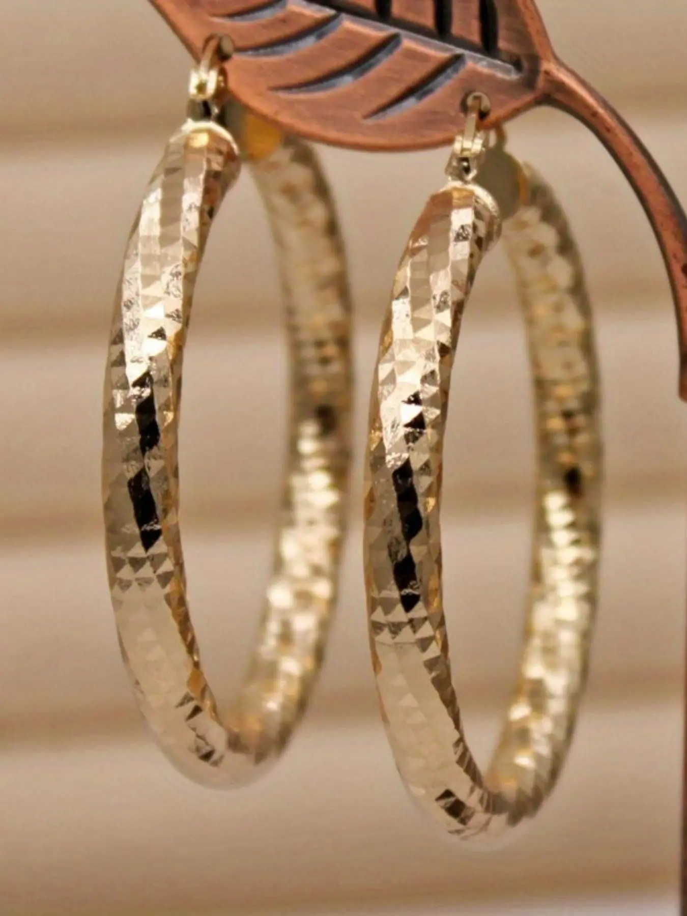 Vintage Round Shaped Hoop Earrings (1 Pair), Rounded Hoop Earrings, Texture Metal Design Earrings for Women, Fashion Jewelry for Party, Daily Clothing Decor, Trendy All-match & Exquisite Jewelry for Birthday Gift