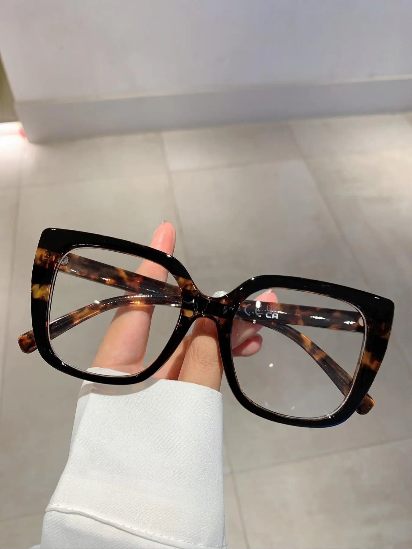 Women's Street Trend Eyeglasses for Everyday Use, 2024 New Trendy Cat Eye Frame Anti Blue Light Eyeglasses, Chic Versatile Accessories for Daily Use