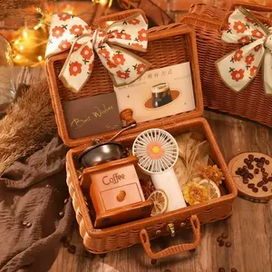 Coffee Fan Gift Box, Woven Rattan Style, Christmas Present for Mom, Birthday Gift for Daughter & Son, Graduation & Appreciation Gifts for Teachers