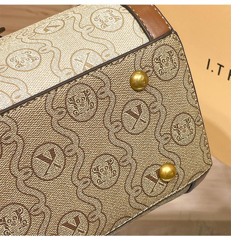 city Vintage Print Faux Leather Dome Satchel Equestrian Style Top Handle Purse versatile crossbody bag city