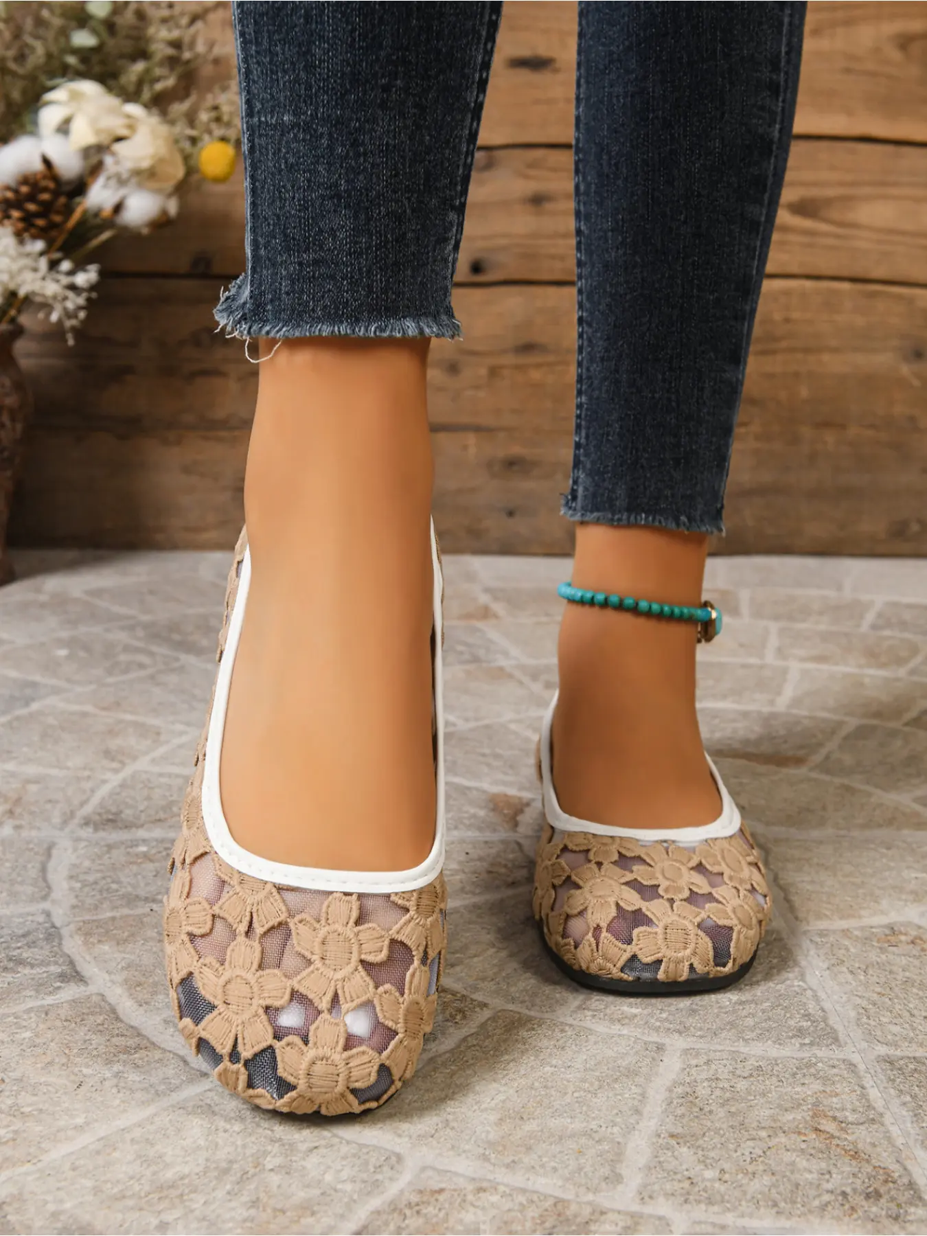Ladies' mesh embroidered flower flat sole single shoes breathable mesh square toe shallow mouth scoop shoes summer casual versatile grandma shoes