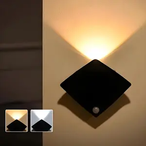 Smart Motion-Sensing LED Night Light - Wall-Mounted Night Light with Motion Sensor, Battery-Operated (Batteries Not Included), Wall-Mounted Bedside Light, Creative Manta Ray-Shaped Night Light, Suitable for Living Rooms, Kitchens, Wardrobes, Staircases, a