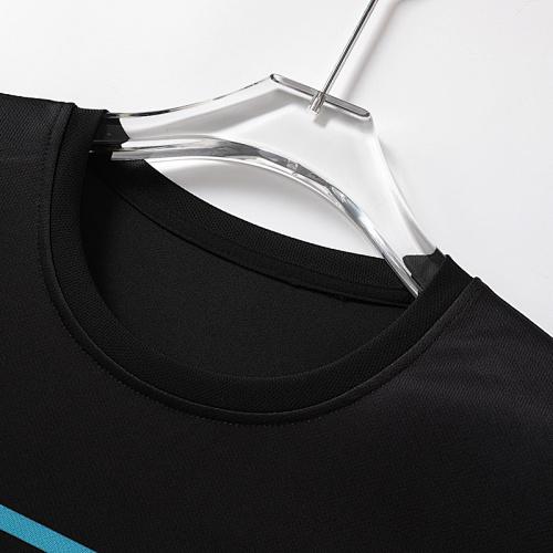 Men’s slim-fit quick-dry sports T-shirt; lightweight color-block striped casual fitness short-sleeve T-shirt—thin, breathable, and comfortable. Suitable for summer outdoor leisure activewear styling. This short-sleeve T-shirt is ideal for parties and dini