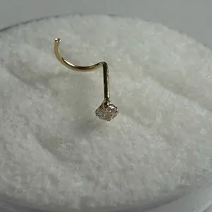 Pircing de colita de Oro con Detalle de circonia para Piercings Femeninos