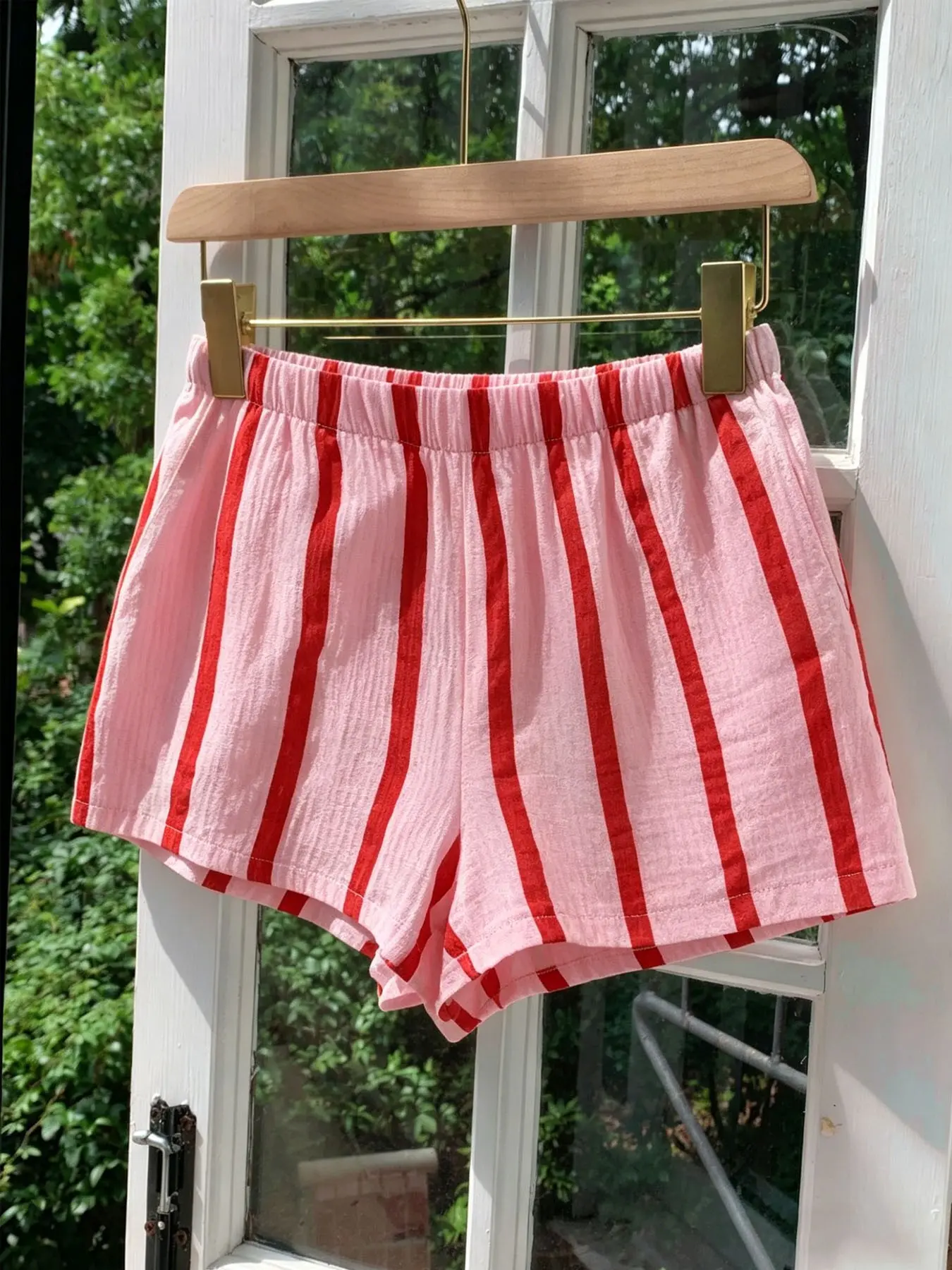 Women's Pink Red Vertical Striped Casual Shorts, Summer Lightweight Breathable Elastic Loose Fit Lounge Shorts for Vacation Daily Wear, Bottom Casual Shorts Loungewear