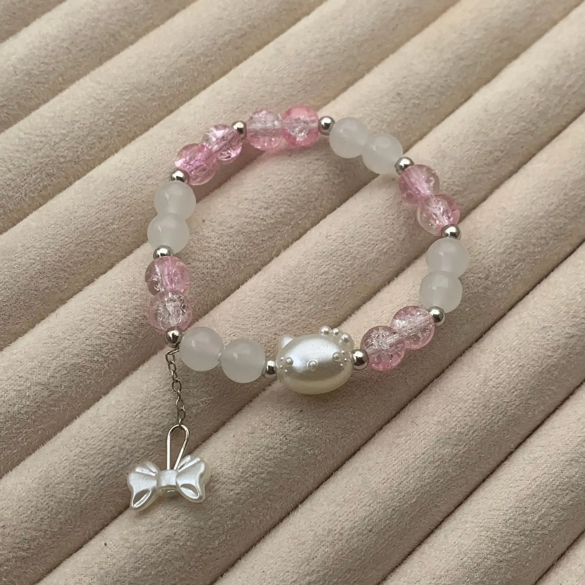 S185-8MM Pink KT Cat Bow Pendant Beaded Glass Brac