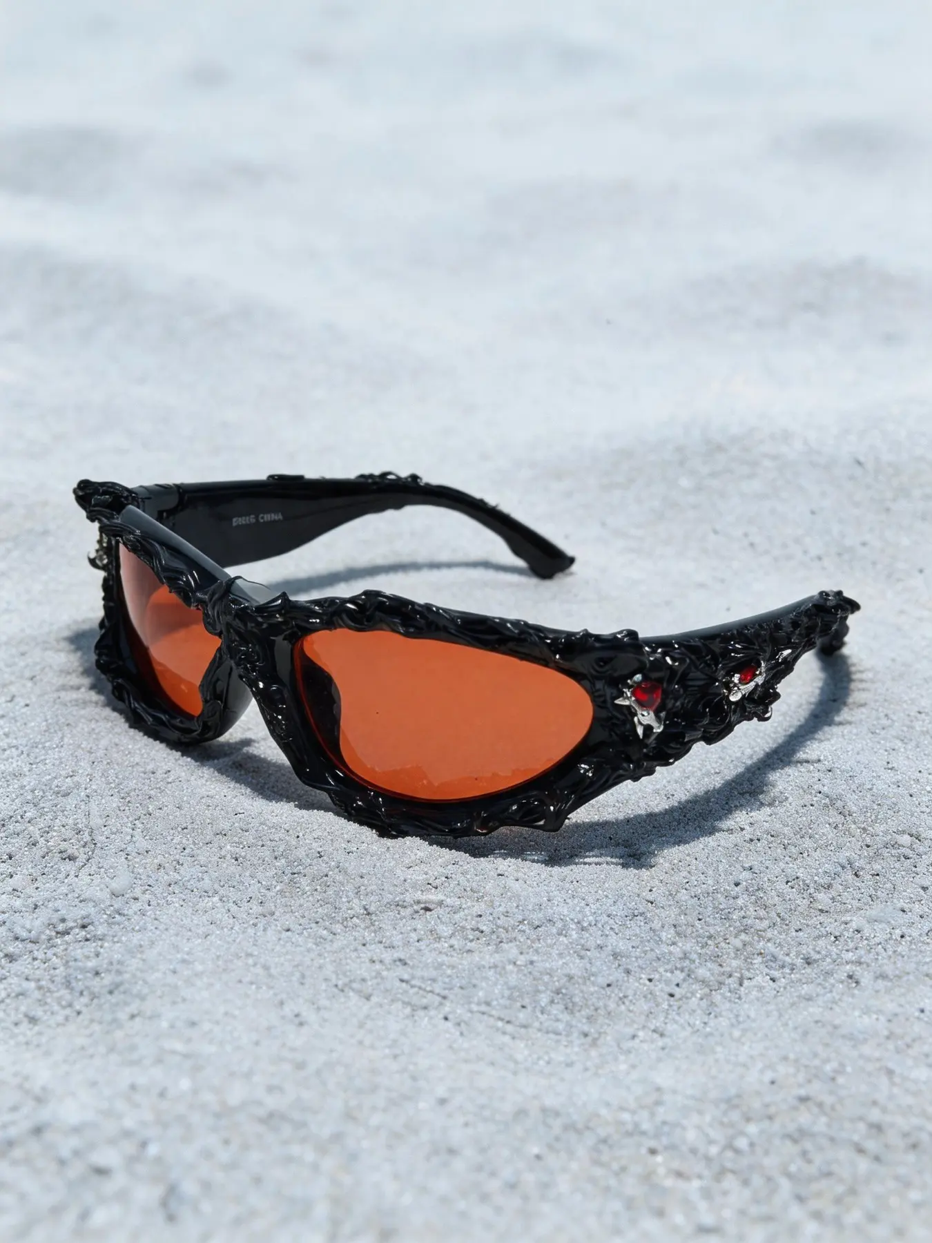 Unisex Geometric Design Tinted Lens Sunglasses, Sporty Style PC Frame, Outdoor & Streetwear Eyewear, Unique Random Effect Fashion Glasses, Trendy Shades, Fashionable Sunglasses, Stylish Sunglasses, Modern Twist, High Quality Sunglasses