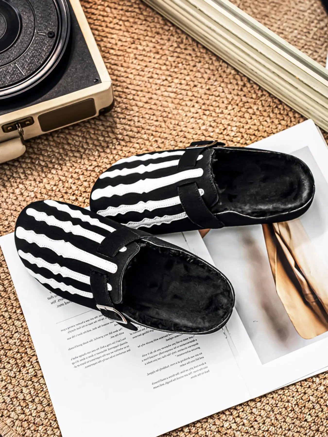 Men's Fashion Slippers Fall Winter New Men's Mules Fleece Lined Thick Warm Half Slipper, Comfortable Breathable PU Leather, Casual Outdoor Fuzzy Warm Slippers