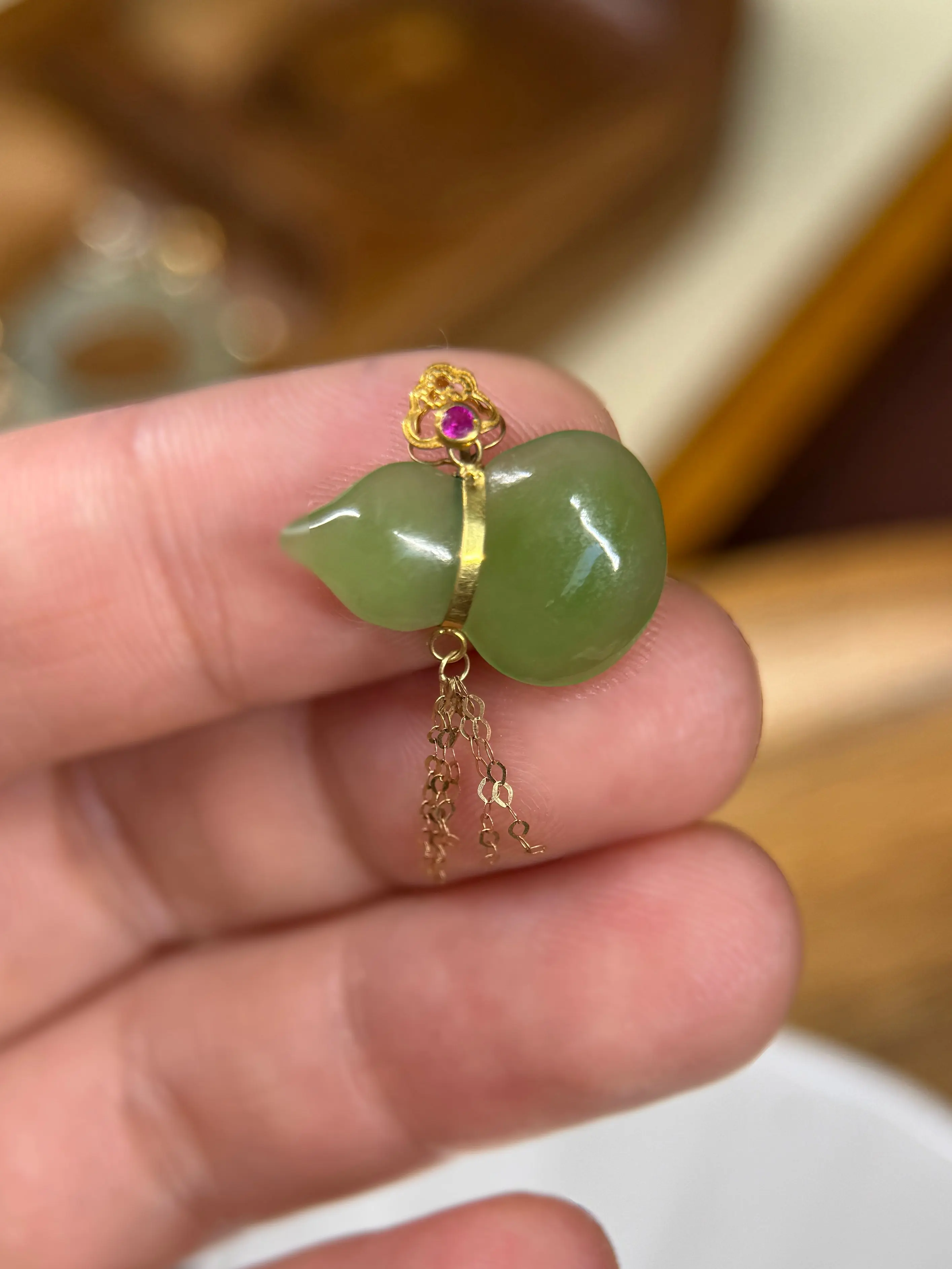 Green Nephrate Jade Gourd Pendant with 18K Gold Inlaid