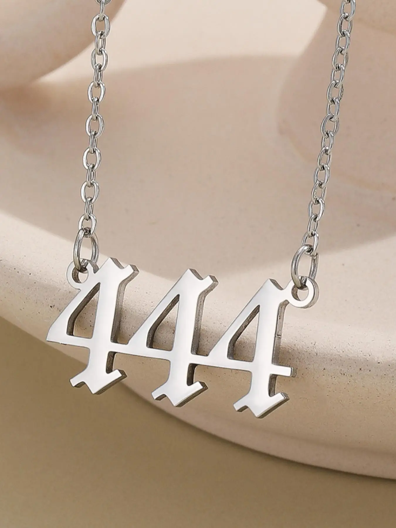 Fashion Lucky Number Detail Pendant Necklace for Men & Women, Stainless Steel Jewelry for Party, Daily Clothing Decor, Trendy All-match & Exquisite Ch