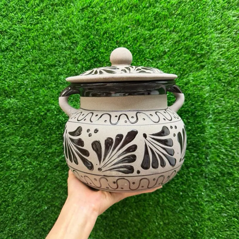 Clay Pot Relieve color Negro Gris 3.5 Litros Set 1 Piece. (Cielito Lindo).