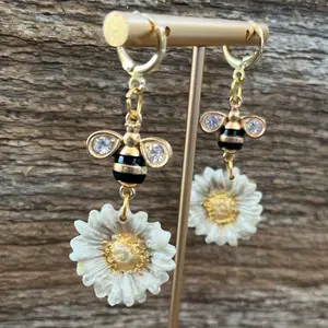 Bee Earrings | Floral Bee Earrings | Earrings for her | Garden Gifts| Dangle Earrings |Sensitive Earrings