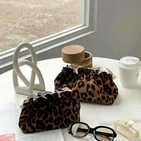 Leopard Pattern Makeup Bag, Cosmetics Bag, 1 Count Portable Zipper Makeup Bag, Cosmetic Storage Bag, Versatile Makeup Tool Bags for Travel & Daily Use, Makeup Tool Organizer, Handheld Cosmetic Pouch, Makeup Pouch for Purse, Travel Beauty Bag