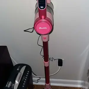 Product Review of Dezkly Cordless Vacuum Cleaner, 300W 23KPa Lightweight Stick Vacuum with 48mins Runtime Battery, 3 Suction, LED Display, Powerful Vacuum Cleaner with Sofa Brush for Hard Floor/Carpet/Pet Hair/Car from T**o