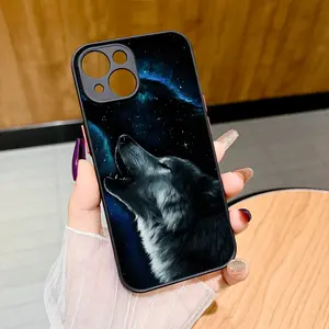 Silhouette of a lone wolf howling at the moon, matte texture, semi-transparent, shockproof and scratch-resistant protective case, suitable for iPhone 17 Pro Max/17/17 Air/16 Pro/15 Plus/14/13/12/11/XS Max/X/XS, an excellent gift choice, minimalist design,