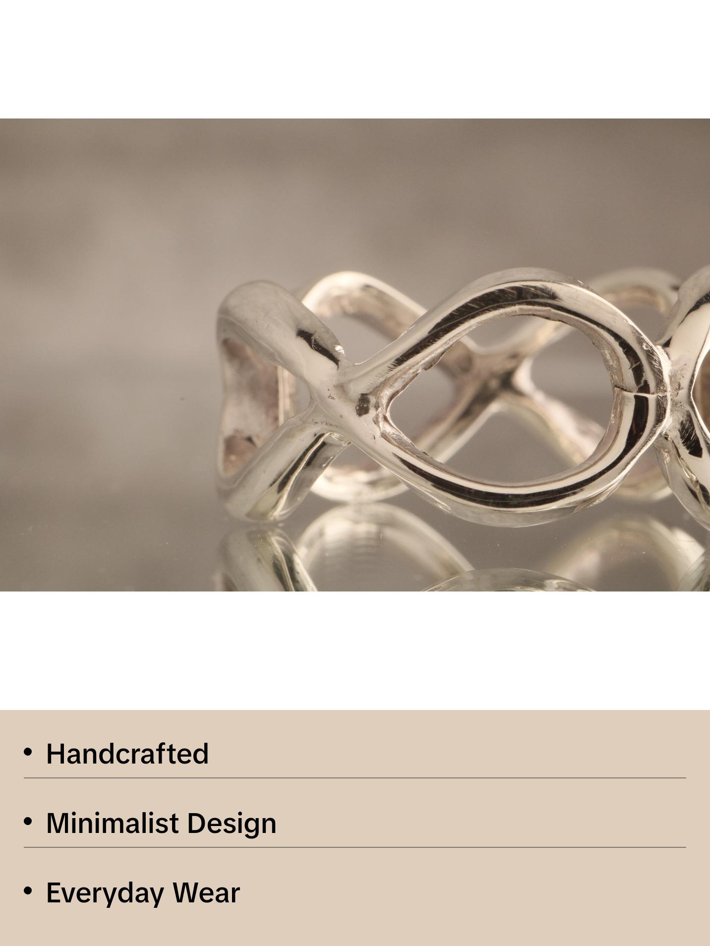 Infinito Ligero – Over 6 Grams  Of 925 Sterling Silver Infinity Ring