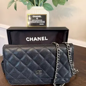 Pre-owned CHANEL Caviar Leather Crossbody Bags Crossbody
