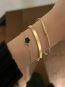 3-Piece 18K Gold-Plated Four-Leaf Clover Black Mother-of-Pearl Stackable Bracelet Set - Perfect for women's everyday wear, dates, parties, and gatherings - A great gift for girls on birthdays, anniversaries, and holidays