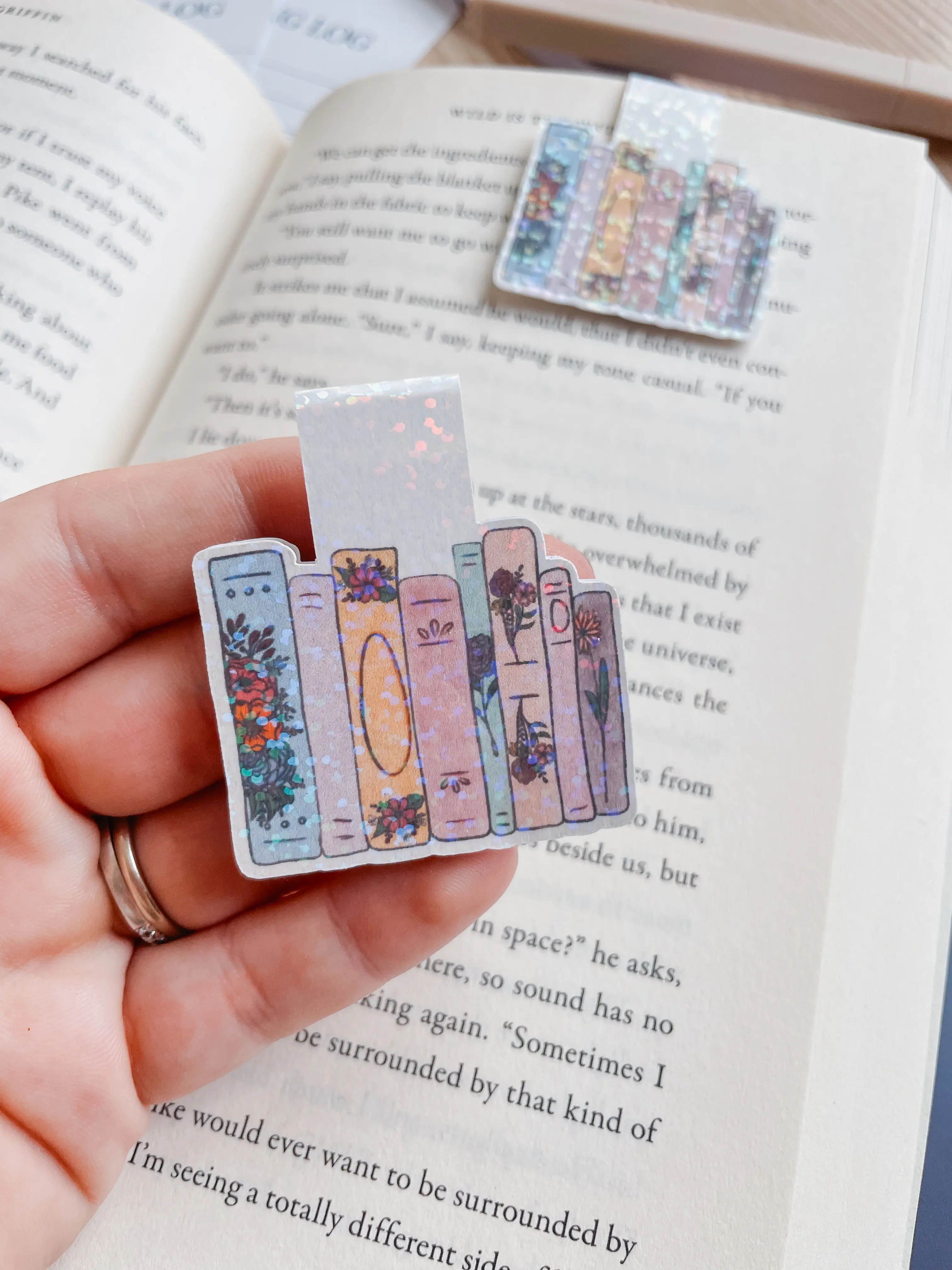 Floral Bookshelf Magnetic Bookmark