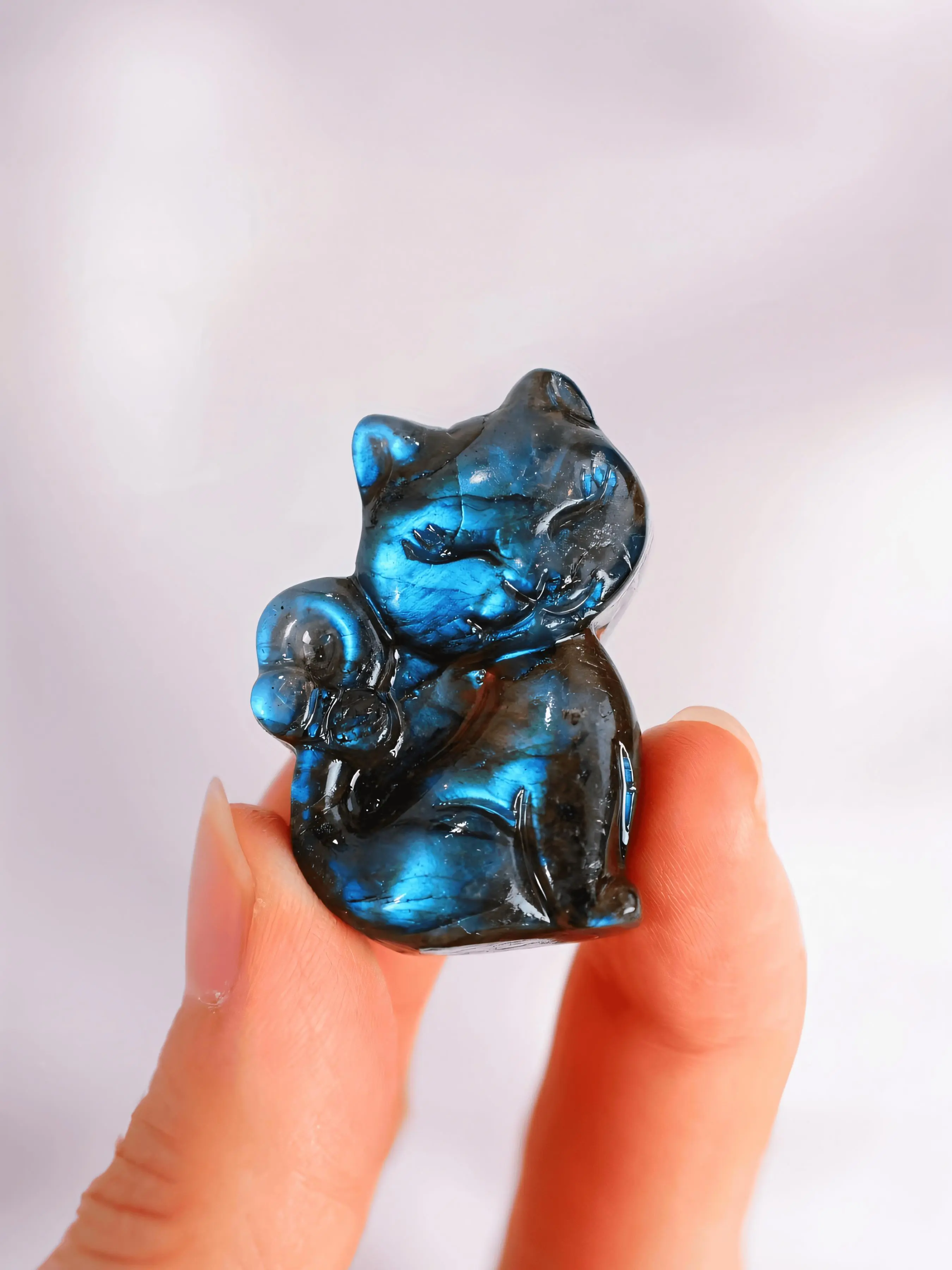 Natural Labradorite Cat Design Decoration, Cute Cat Design Natural Crystal Ornament, Desktop Decoration for Home Office, Ideal Gift for Crystal Enthusiasts, Crystal Decorative Stones, Crystal Decorative Ornaments