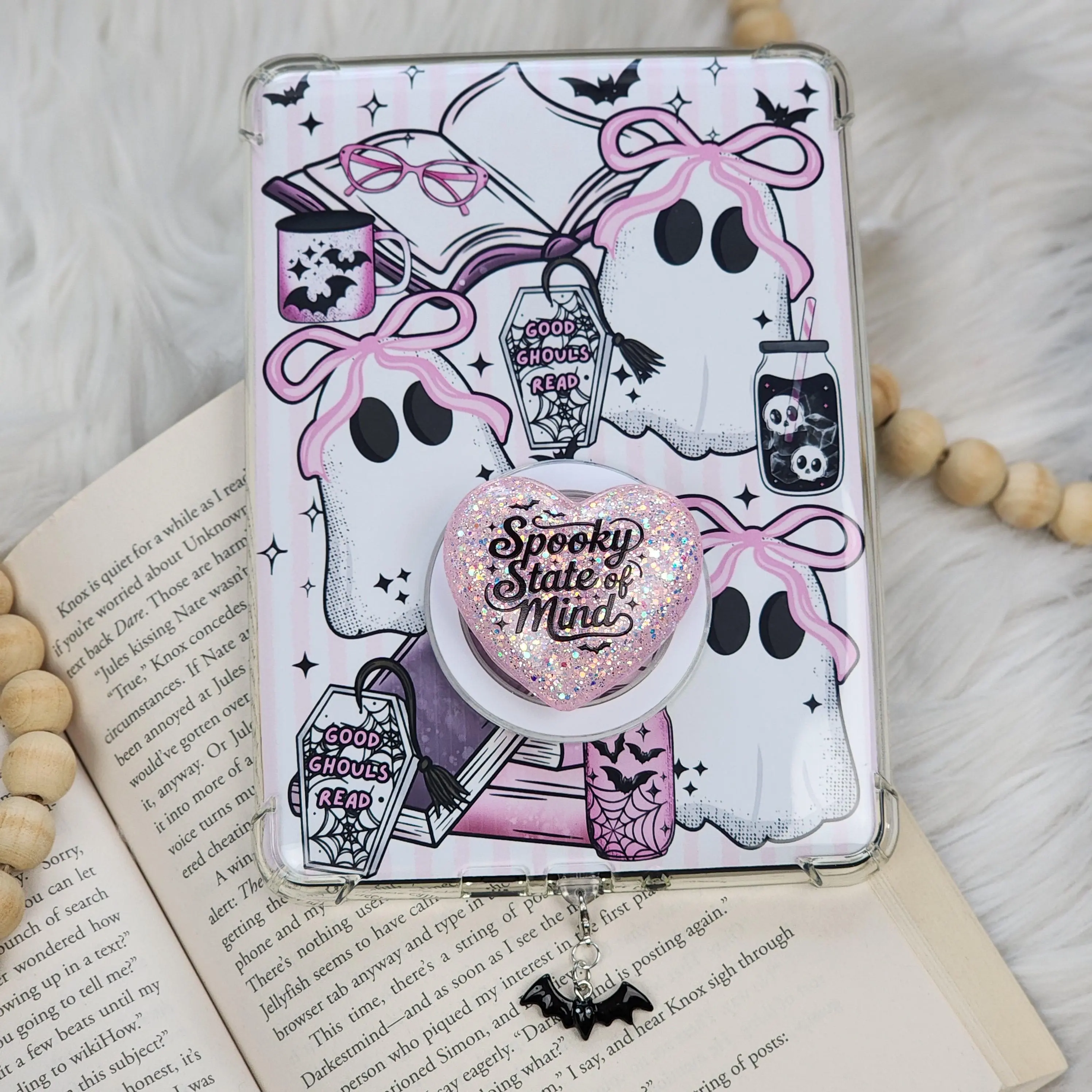 Kindle Accessories Set | Good Ghouls Read | Insert, Grip & Charm