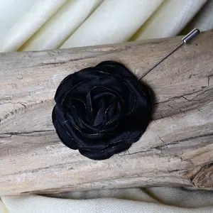 Midnight Bloom - Black Rose Brooch Elegant Floral Accessory for Stylish Looks