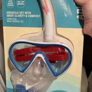Speedo Adult Mask Snorkel Set - Red/White/Blue: Polycarbonate, Silicone & Rubber