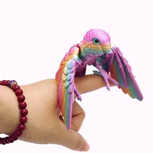 Colorful Articulated Parrot Toy – 3D Printed Flexible Joint Bird Figure – Fidget Desk Decor – Perfect Gift for Bird Lovers & Collectors