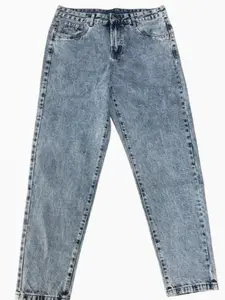 WIRDATRD Men's Carrot Fit Denim Jeans with Comfortable Zipper Pockets Stylish Fashionable Pants for Men Versatile Trendy Menswear