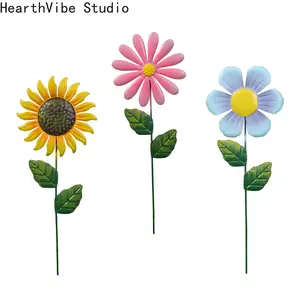 Decorative Metal Garden Stakes — Sunflowers & Floral Accents. Iron Art Landscaping Ornaments for Outdoor Gardens, Balconies, B&Bs, Kindergartens, Potted Plants, and Villa Courtyards.