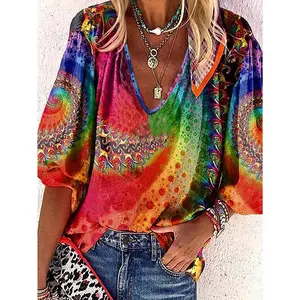 A Stylish Vintage Paisley Patterned Top Suitable for Fashionable Commuting And Shopping, Featuring Three-Quarter Sleeves for Women