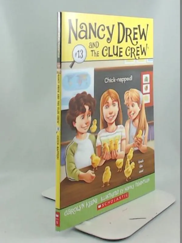 USED Book - Chick-Napped!: Nancy Drew And The Clue Crew No 13 by Carolyn Keene (Paperback)