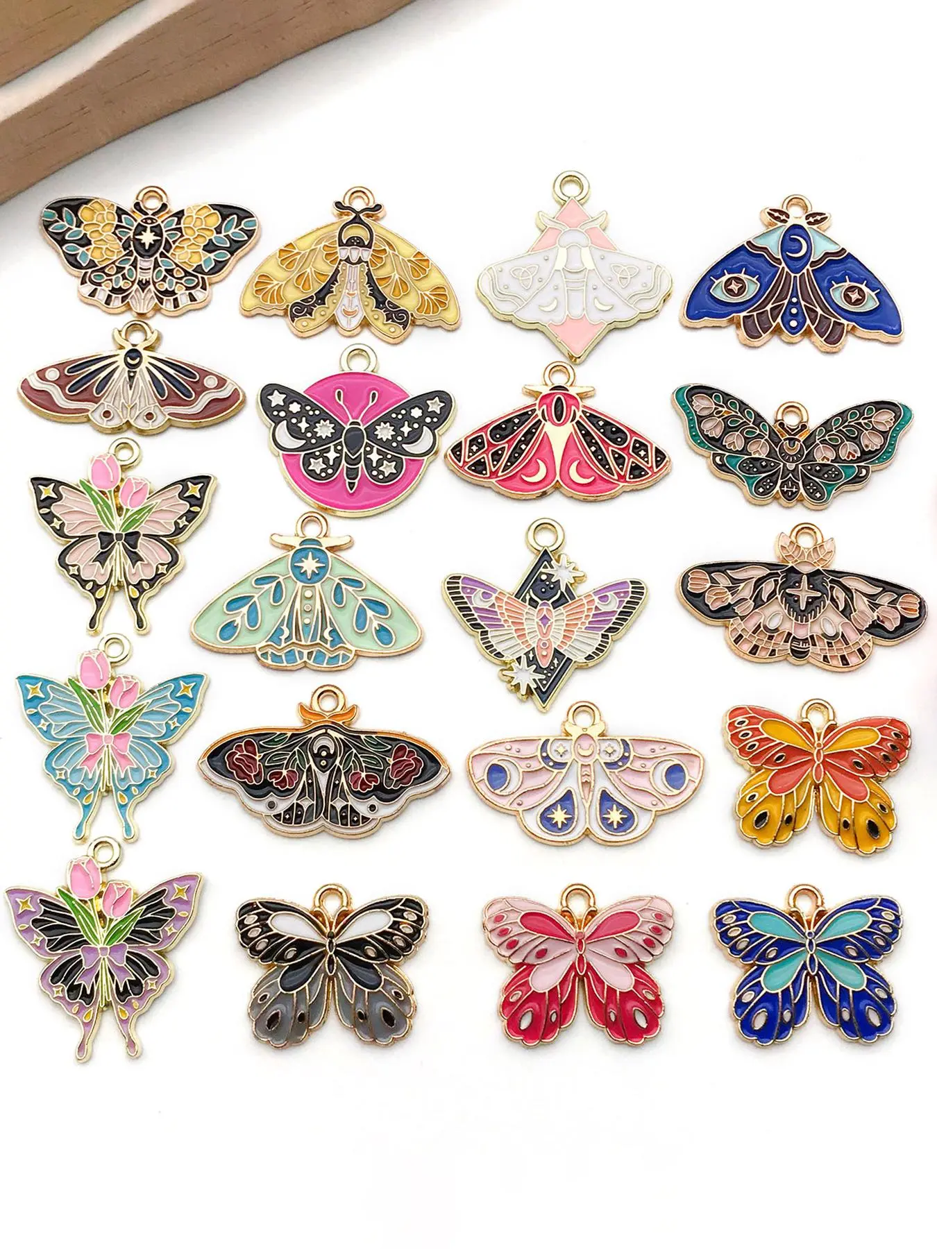 Mixed Color Butterfly Design Pendant, Fashionable Jewelry Making Accessories for Bracelet & Necklace, Trendy All-match & Exquisite DIY Jewelry for Birthday Gift, Bangle Charms, Beads Charms, Beading Accessories, Diy Jewelry Decoration