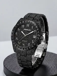A men's all-black watch fully adorned with sparkling, trendy, personalized, cool, modern, versatile fashion item, Stylish watch, suitable for everyday and party wear, fully automatic mechanical watch, Modern Fashionable Wristwatch