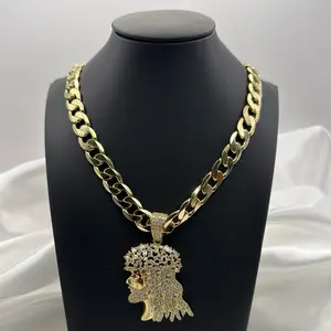 Cadena Cubana 14K Laminada con Dije de Jesucristo - 27” | 10mm