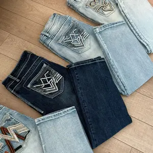 NATURAL. ARYA STRAIGHT FIT JEANS